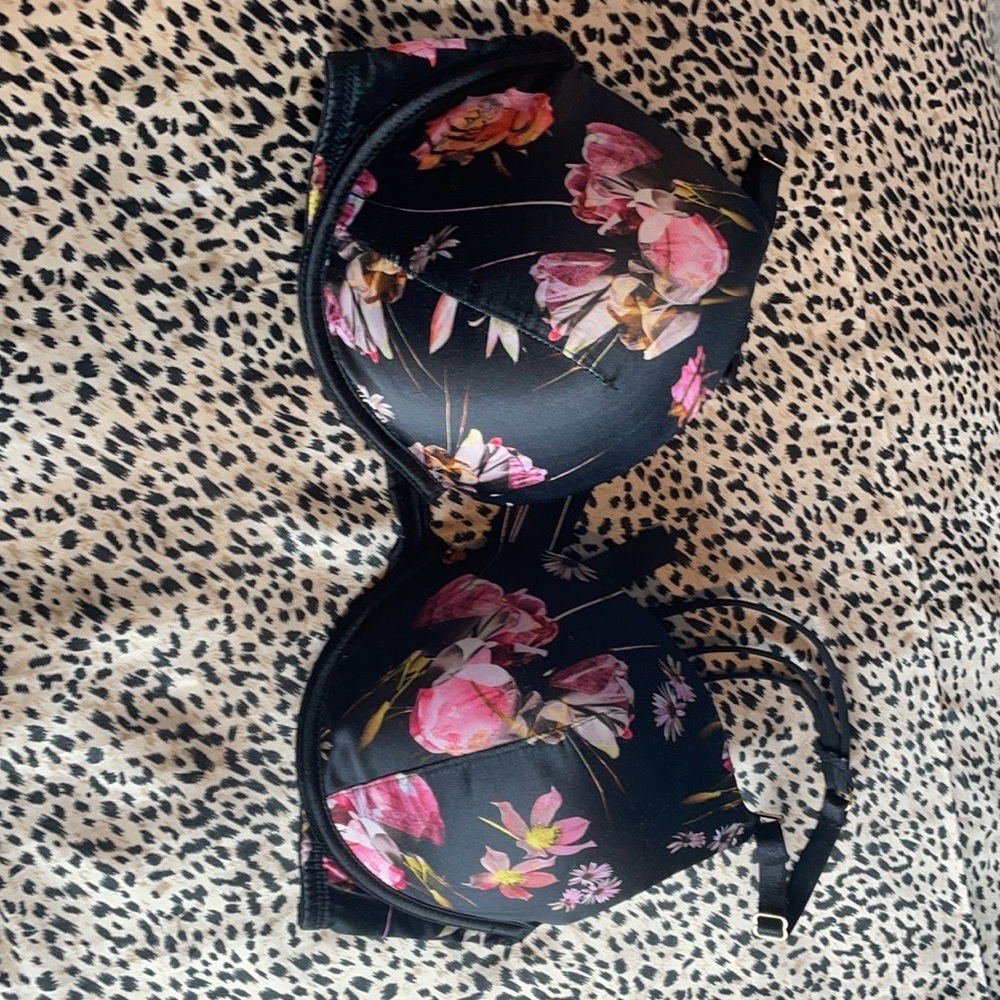 victoria’s secret floral bra size 34C